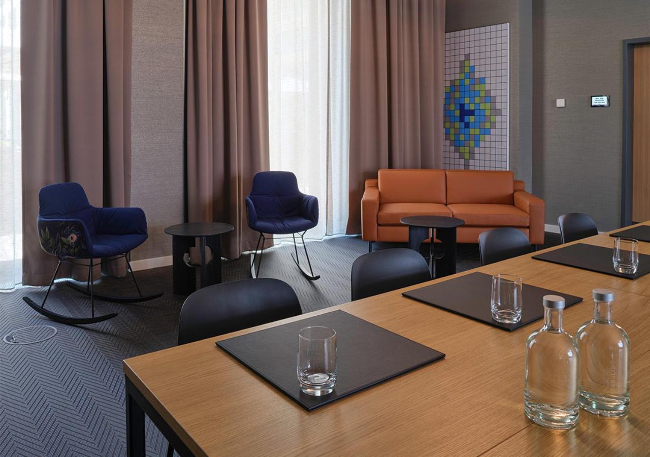 Adina Apartment Hotel Кельн Екстер'єр фото