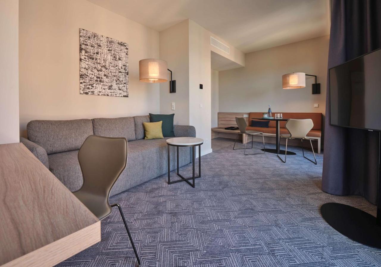 Adina Apartment Hotel Кельн Екстер'єр фото